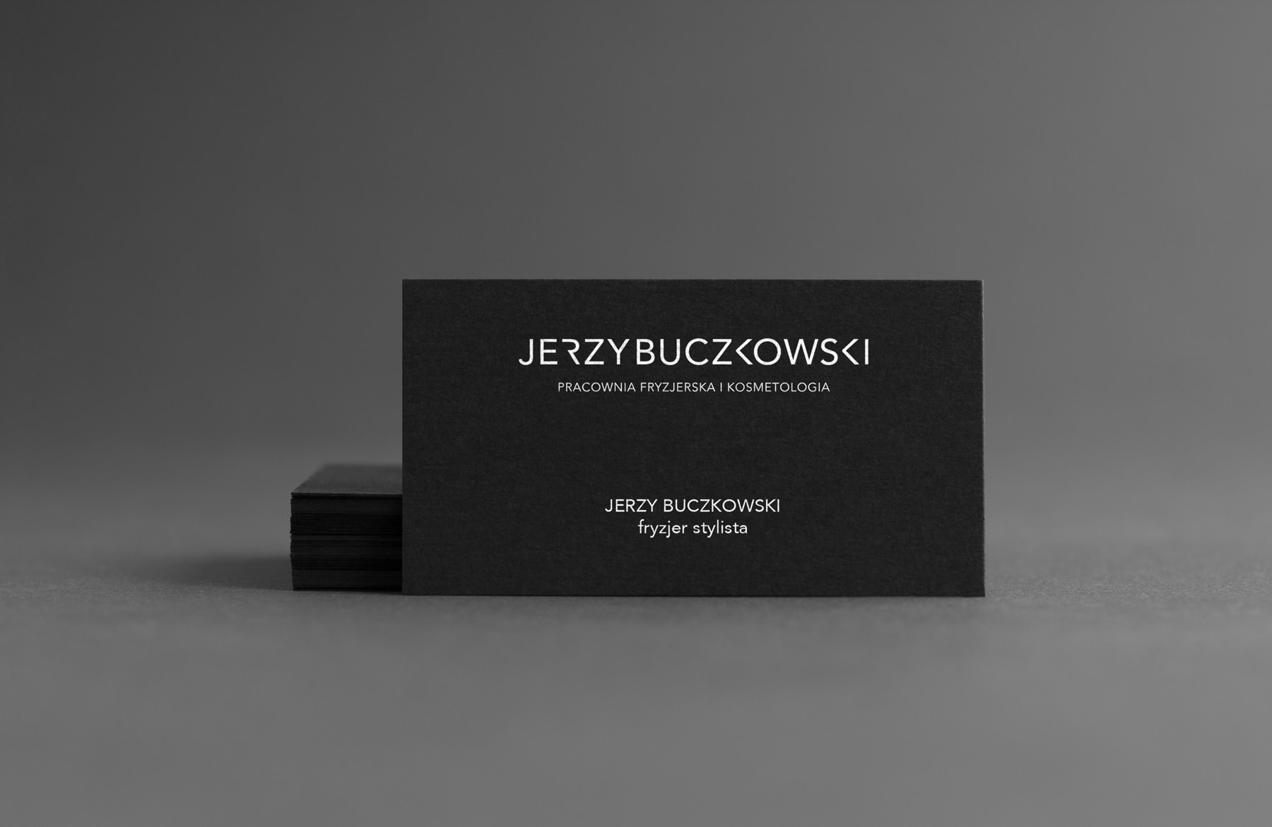 logo dla salonu fryzjerskiego studio projektowe hotmilk